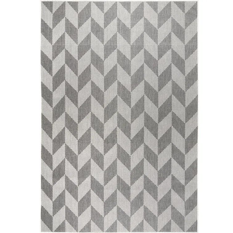 Nicole Miller Black and Gray Geometric Synthetic Indoor/Outdoor Rug