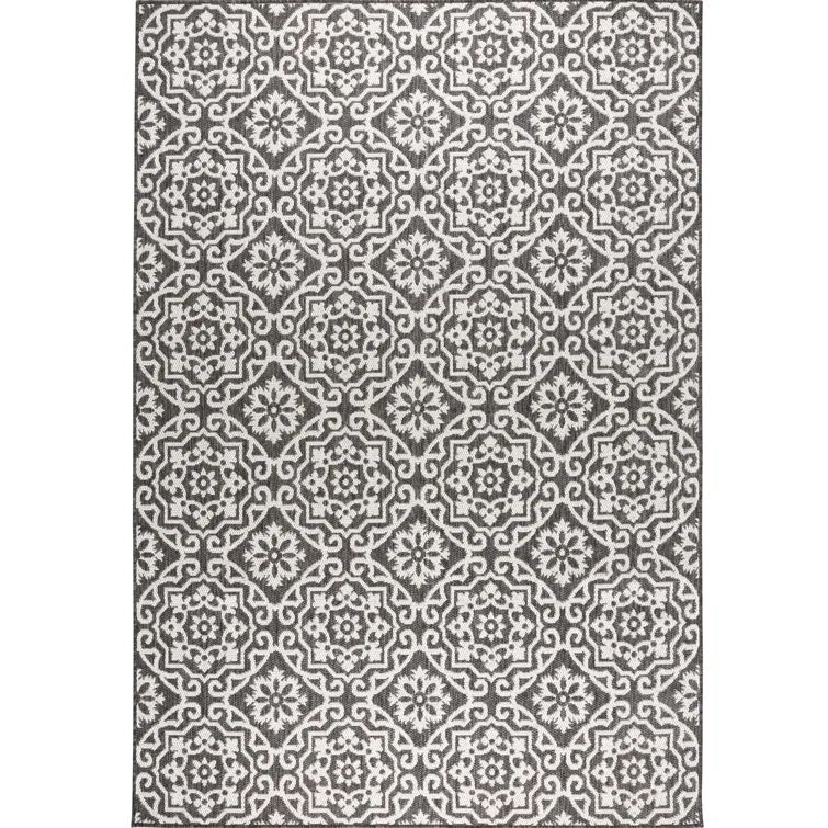 Black and Gray Medallion Synthetic 6' x 9' Easy-Care Area Rug
