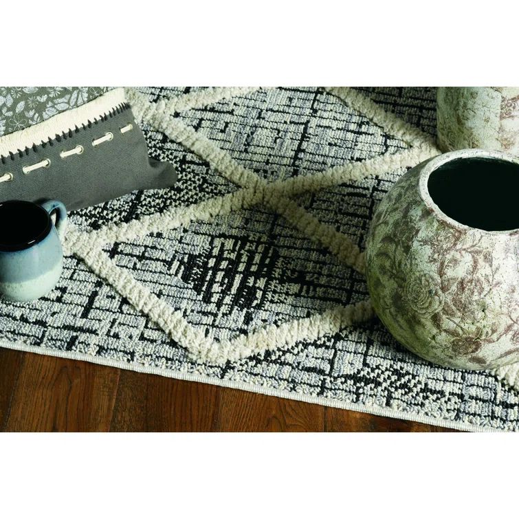 Handmade Ivory Wool Rectangular 5' x 7' Area Rug