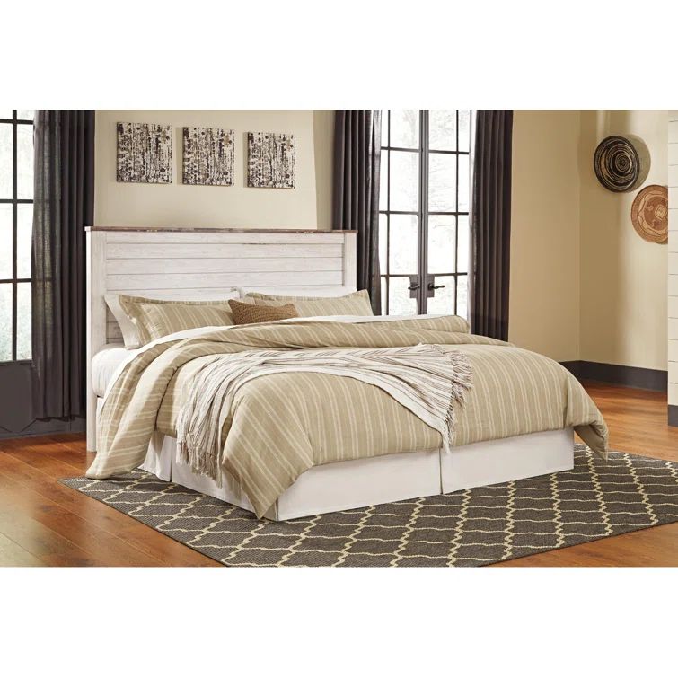 Willowton Whitewashed Wood California King Panel Bed