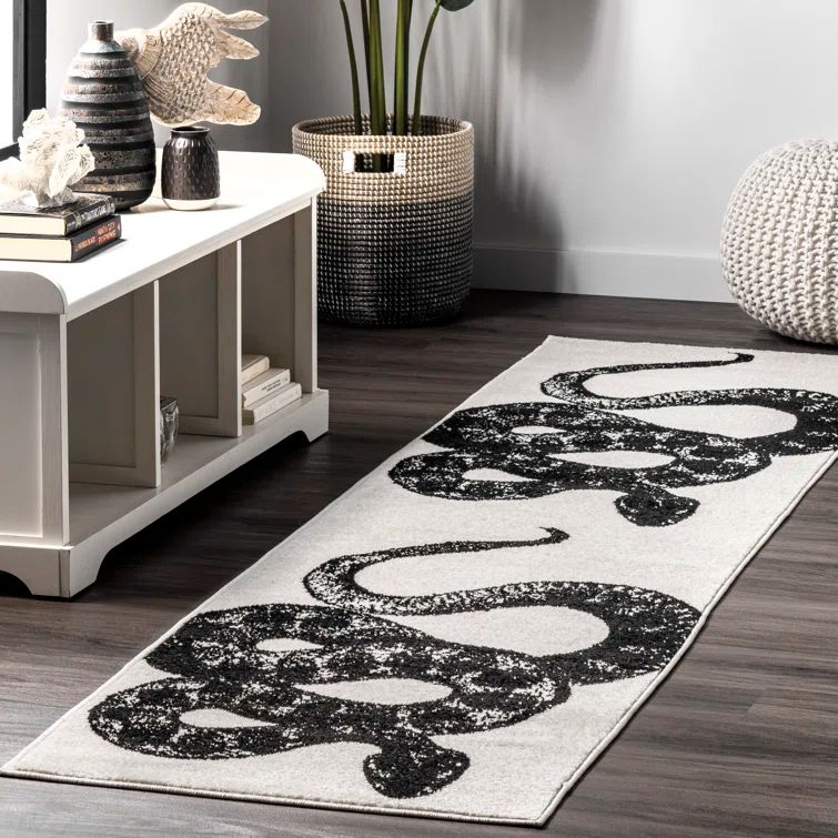 Black and White Synthetic Serpent Design Runner Rug