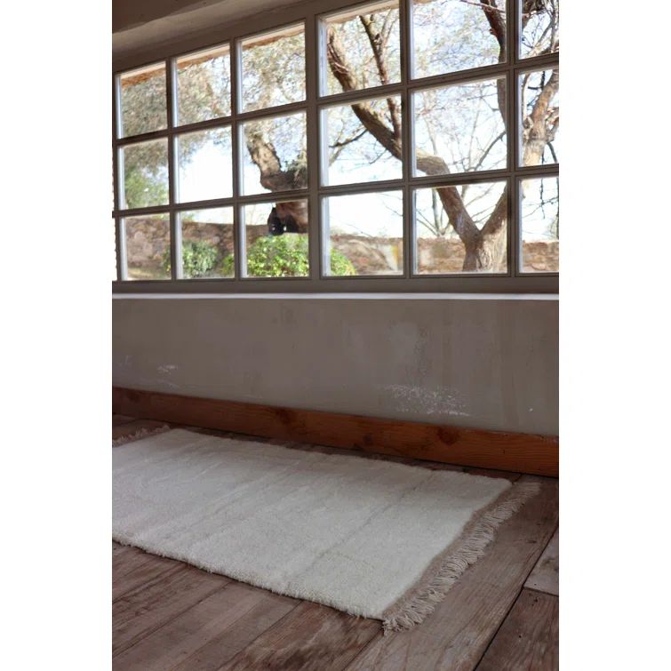 Sheep White Tufted Wool Rectangular Washable Area Rug