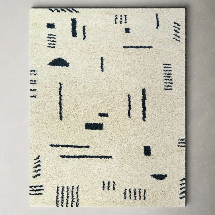 Navy Whisper 5' x 7' White & Navy Geometric Shag Rug