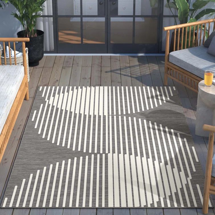 Alder Ivory and Grey 8' x 10' Easy-Care Synthetic Indoor/Outdoor Rug