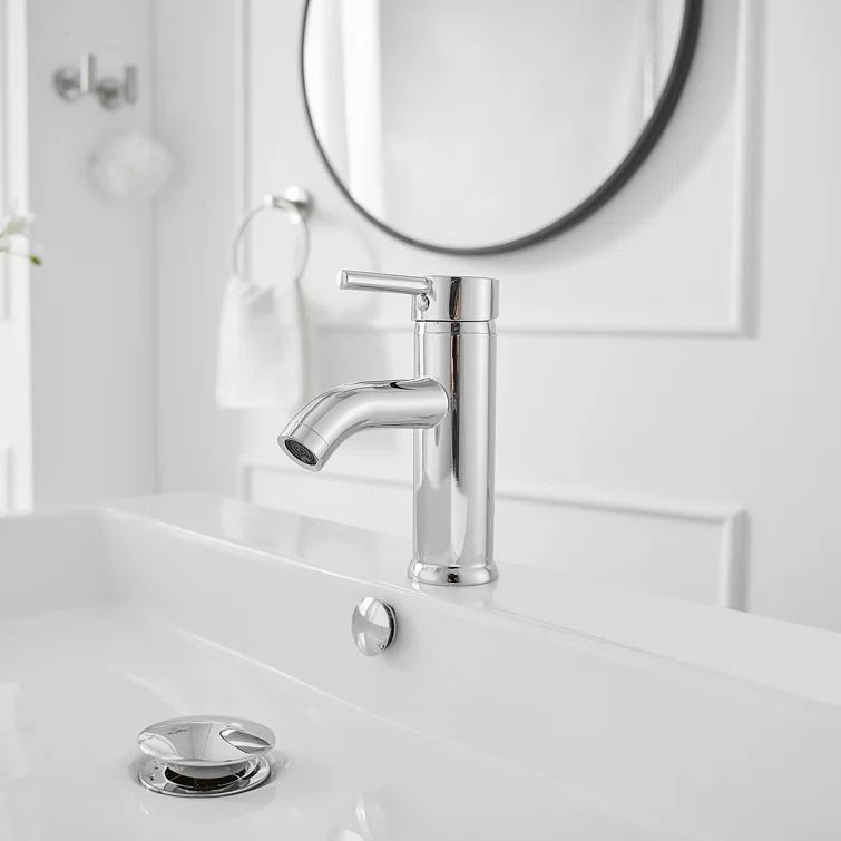 Polished Chrome Single-Handle Bathroom Faucet with Drain Assembly