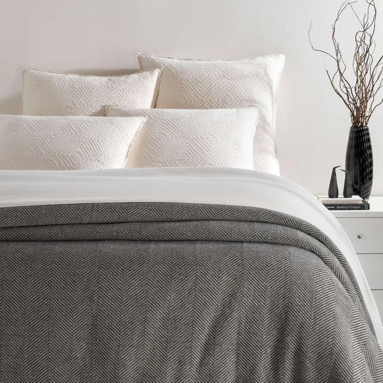 Elegant Twill Weave Black/Ivory Cotton Full/Queen Throw Blanket