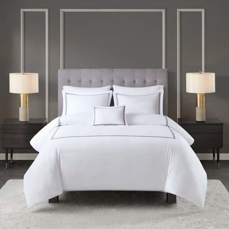 White and Navy Cotton Sateen King/Cal King Duvet Set