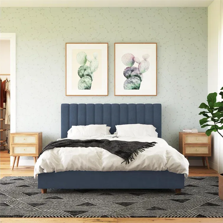 Elegant Queen-Sized Brittany Platform Bed with Tufted Linen Upholstery