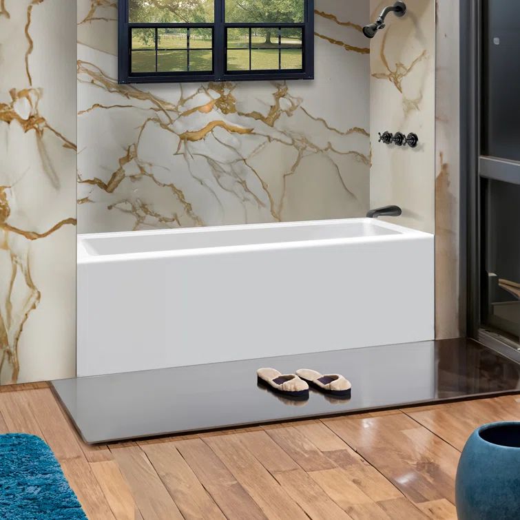 Glossy White Acrylic Alcove Soaking Bathtub with Apron Front