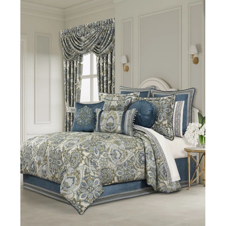 Queen Blue Velvet 4-Piece Comforter Set