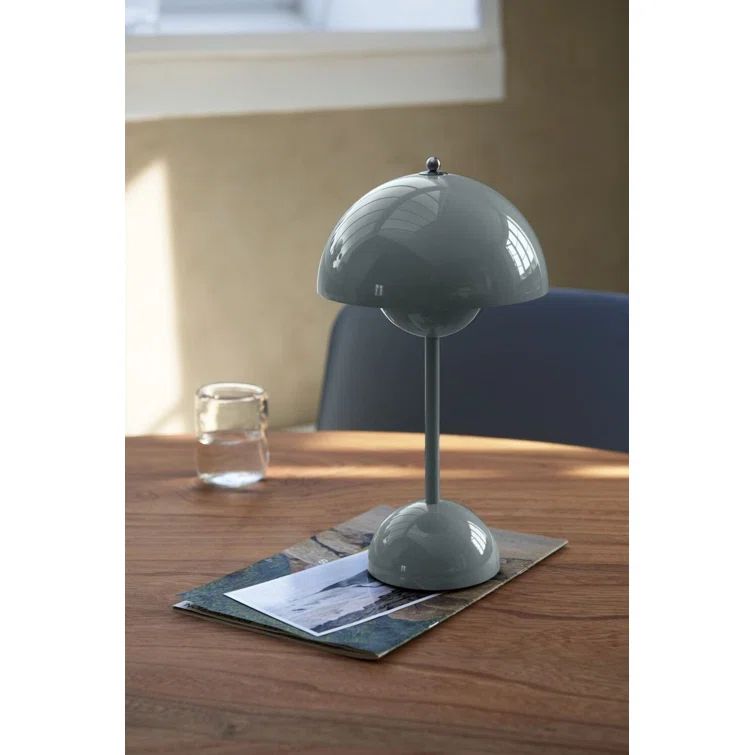 Flowerpot VP9 LED Portable Lamp