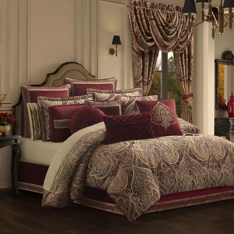 Calistoga King Ivory and Crimson Woven Comforter Set