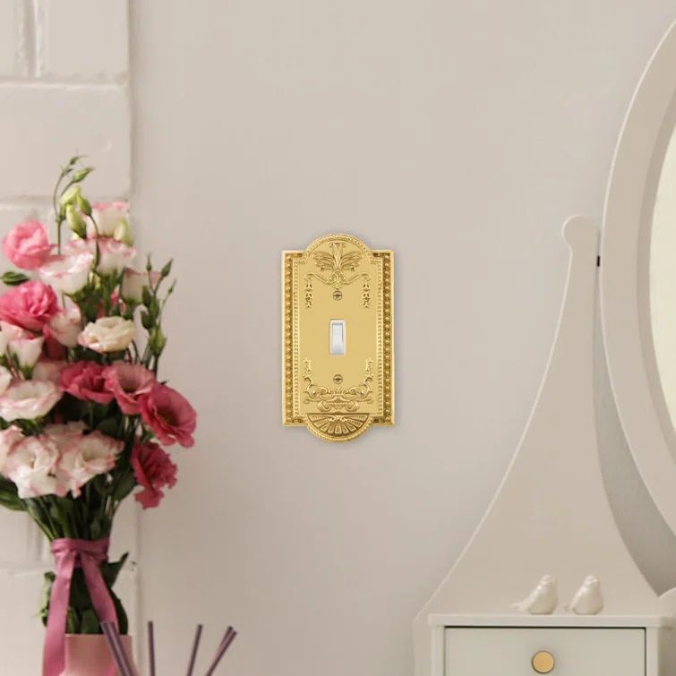 Vintage Brass 1-Gang Toggle Light Switch Wall Plate