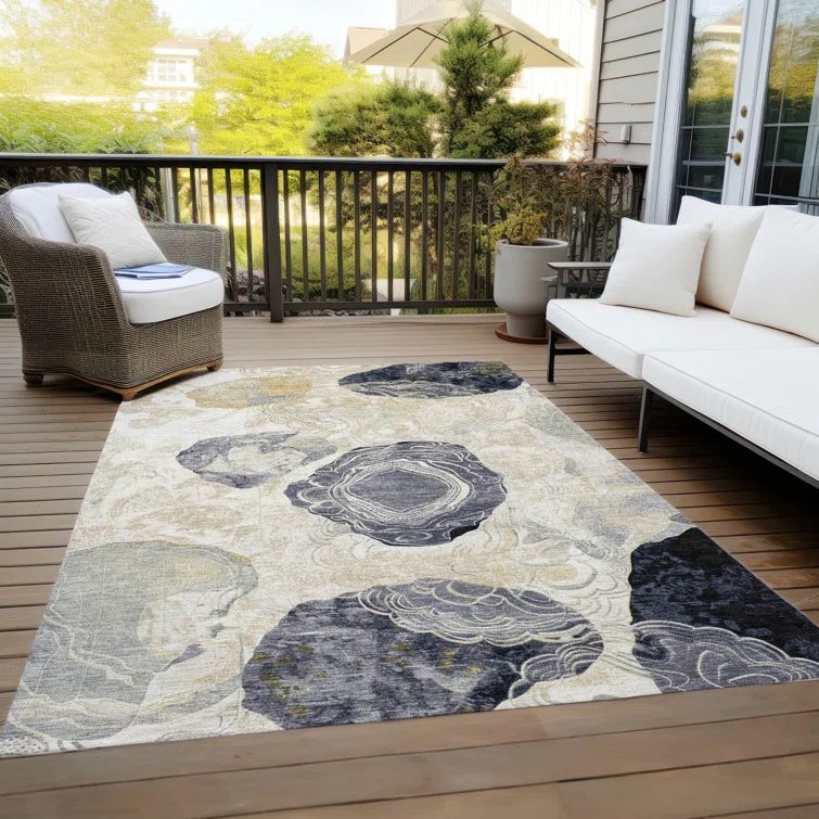 Ivory and Blue Synthetic Flat Woven 5' x 7' Area Rug