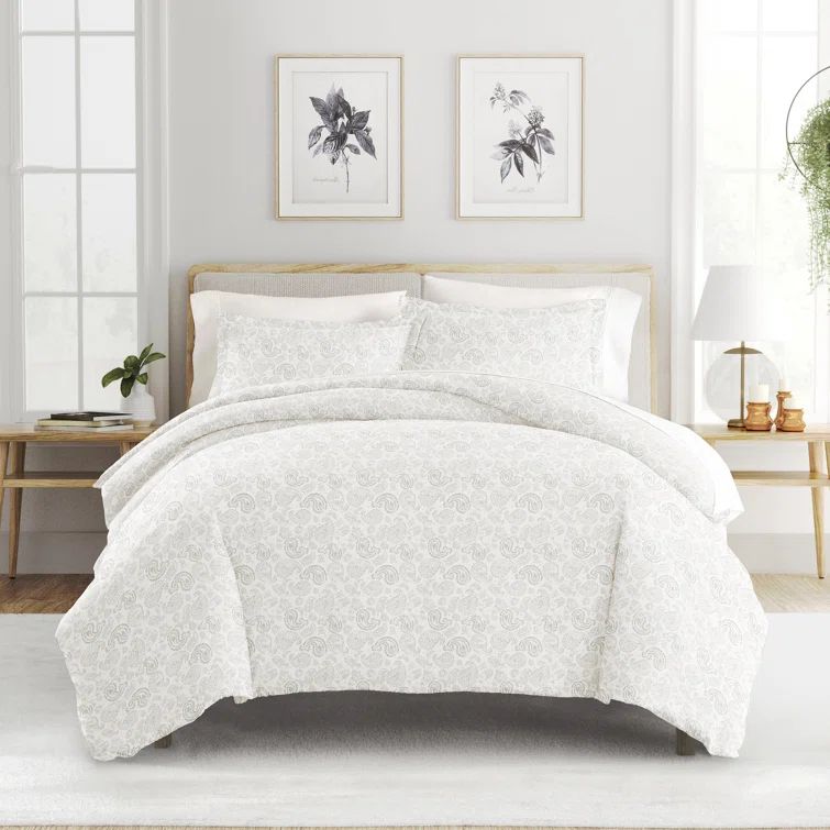 Light Gray Paisley King/Cal King Microfiber Duvet Cover Set
