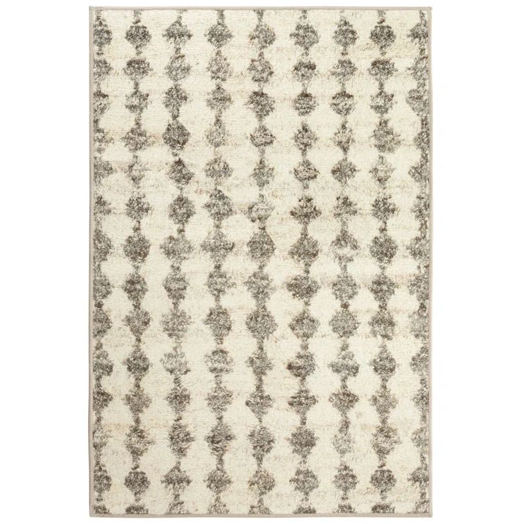 Izzy Gray and Off-White Machine Washable Synthetic Rug 4' x 6'