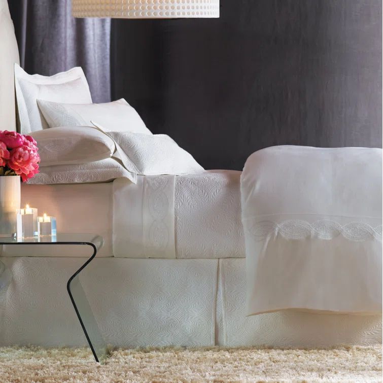 Vienna Classic White Cotton Matelasse Queen Coverlet