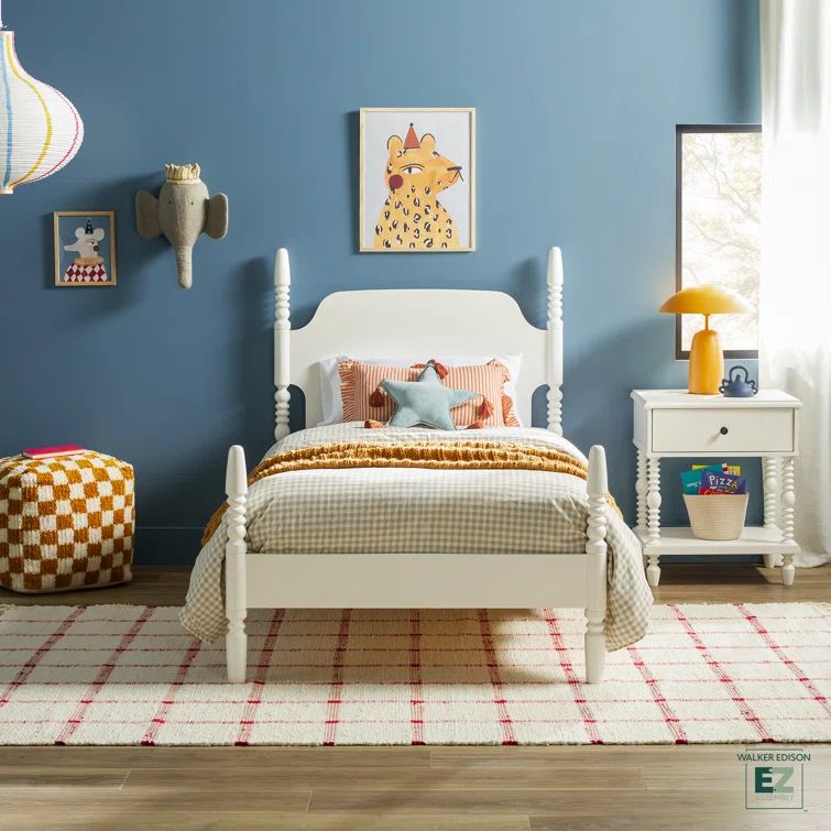 Vivienne White Solid Wood Twin Spindle Platform Bed