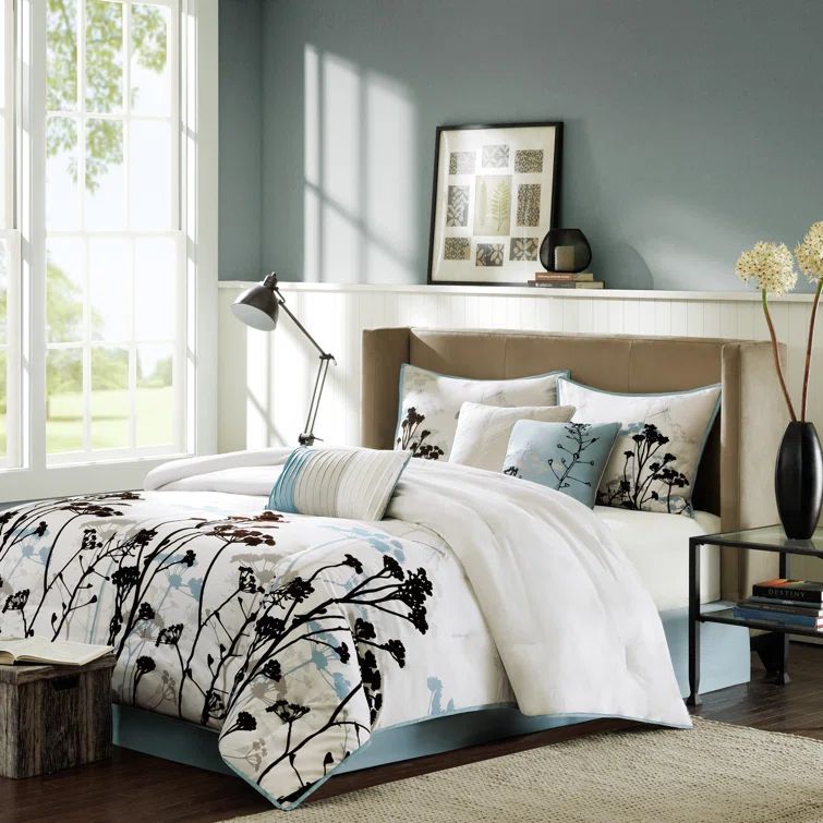 Blue and White 7 Piece Queen Microfiber Bedspread Set