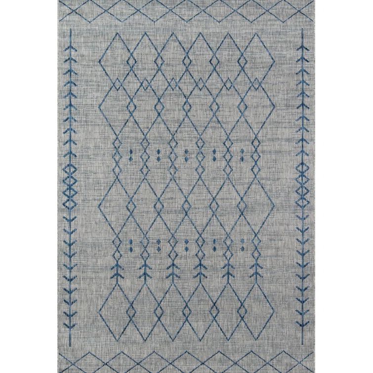 Reversible Geometric Gray Synthetic Area Rug, 2' x 3'