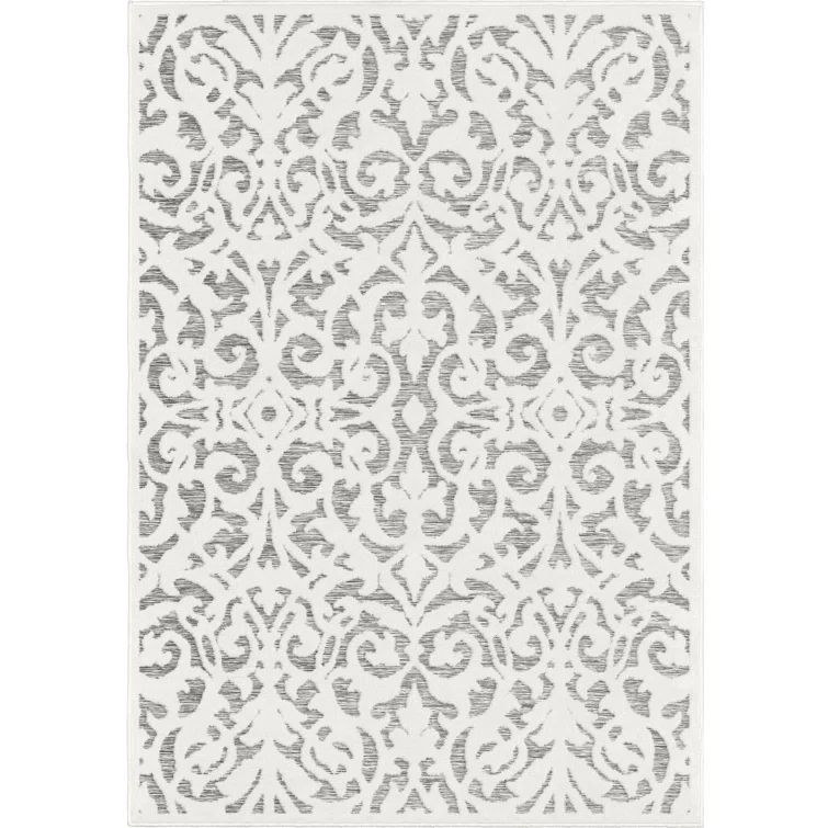 Natural Gray Damask Pattern Indoor/Outdoor Rug, 2'11" x 4'5"