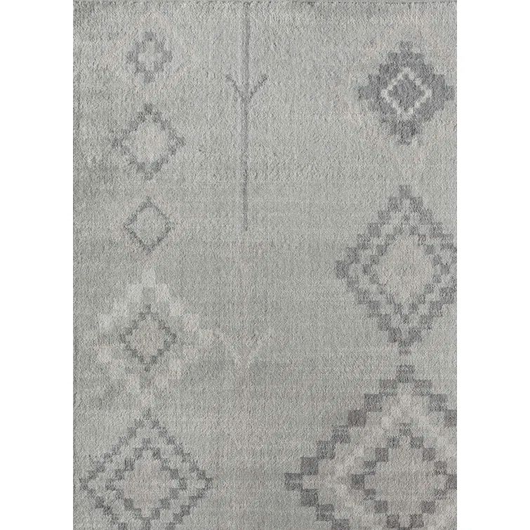 Gray Diamond Pattern Synthetic 2' x 4' Area Rug