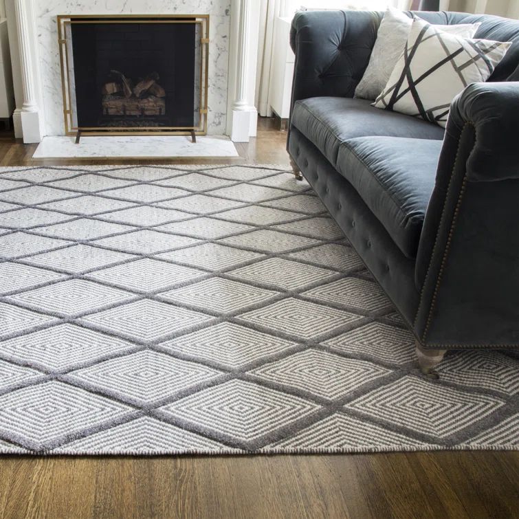 Charcoal Diamond Handwoven Wool Medium Area Rug 7'6" x 9'6"