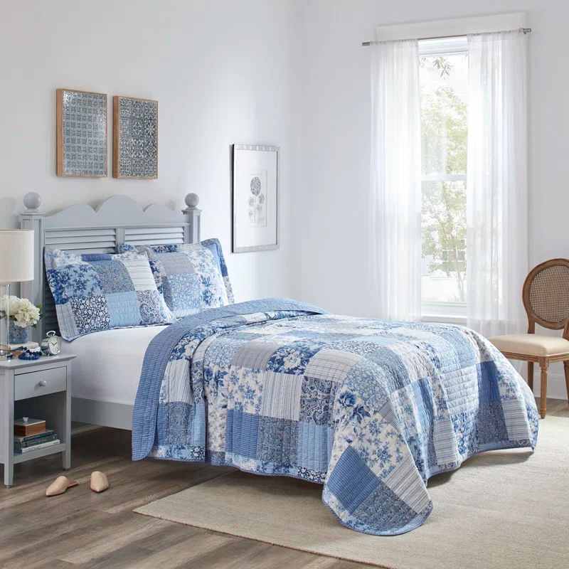 King Blue Cotton Reversible Patchwork Quilt Set