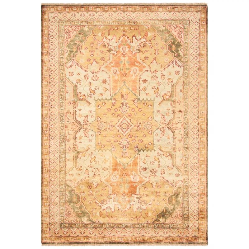 Summer Melon Hand-Knotted Wool Floral 4' x 6' Rug
