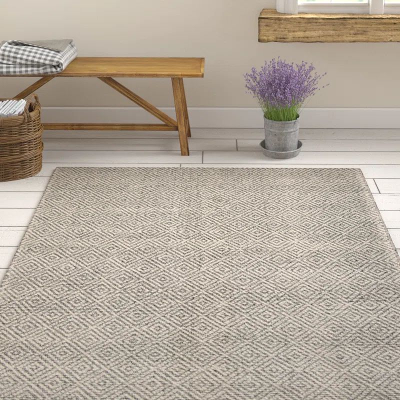 Vermont 4' x 6' Black and Ivory Hand-Knotted Wool Rug