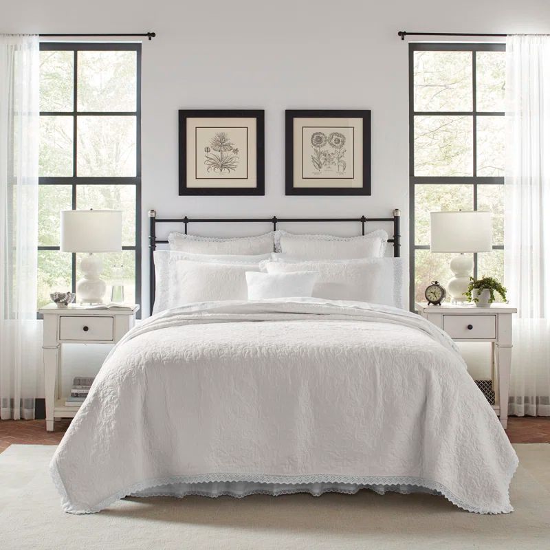 White Cotton Reversible Full Quilt Set with Lace Accent