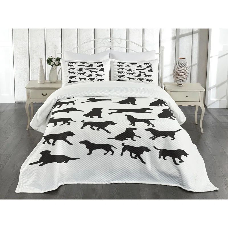 White Twin Quilted Bedspread Set with Labrador Print