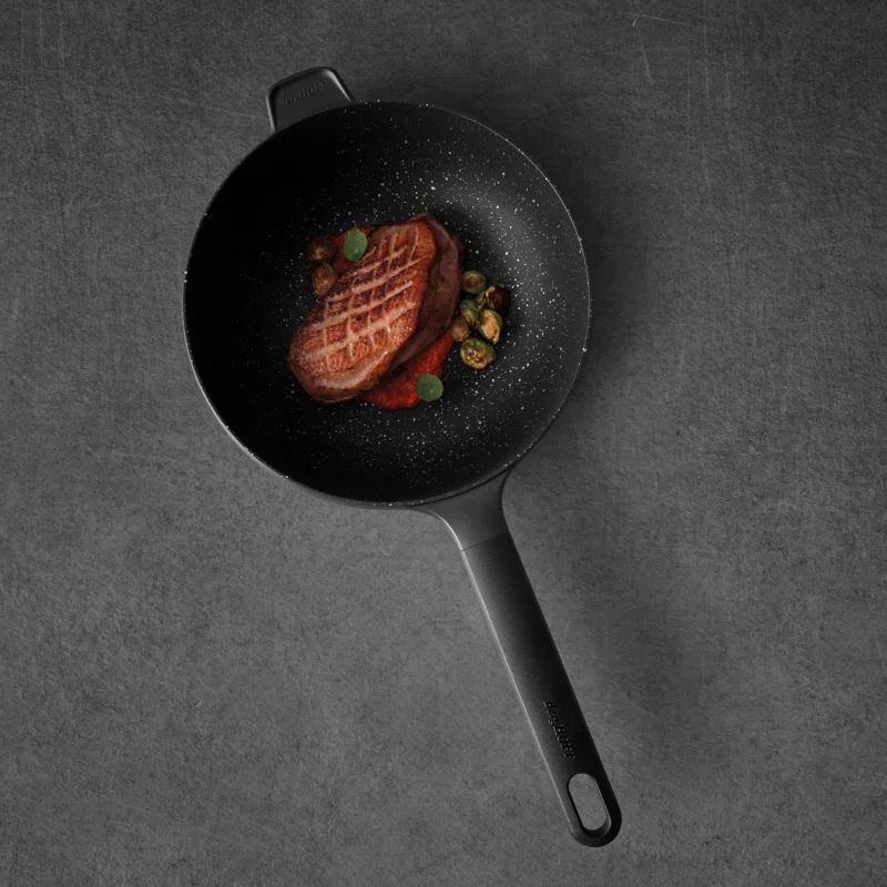 Black 10" Non-Stick Aluminum Stir Fry Pan with Lid