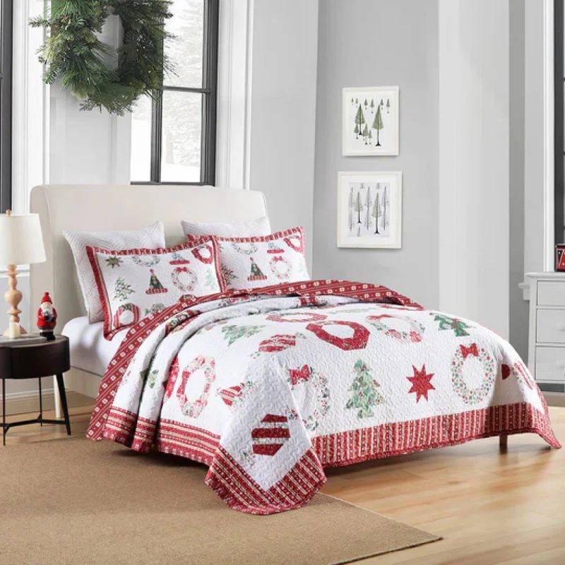 King Red and White Reversible Christmas Quilt Set