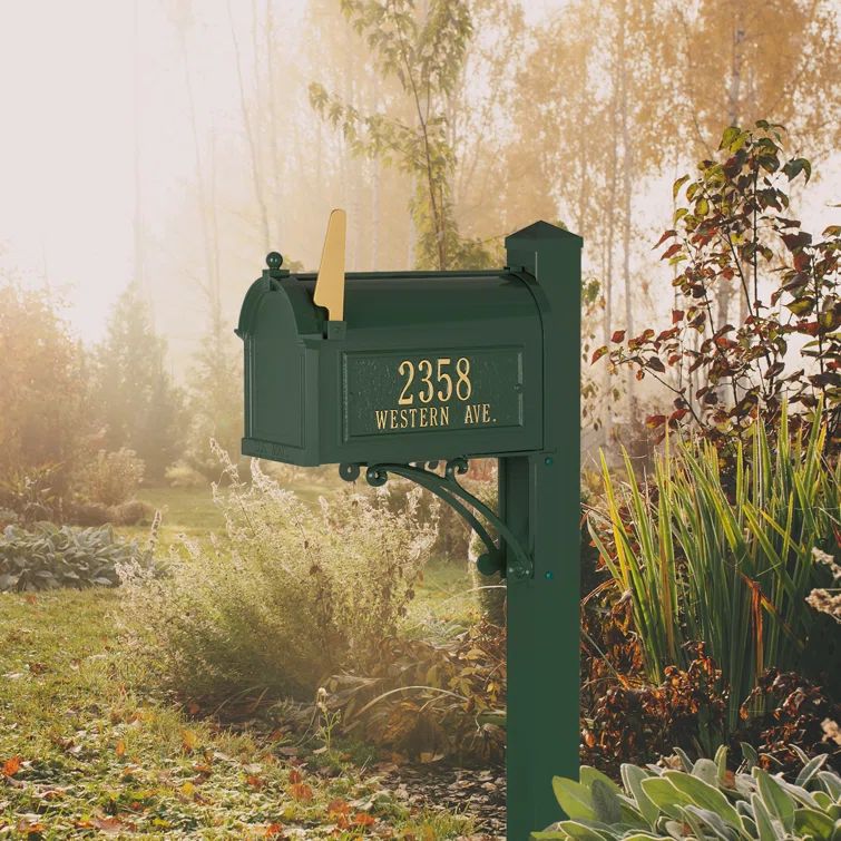 Hunter Green Aluminum Lockable Superior Mailbox Package