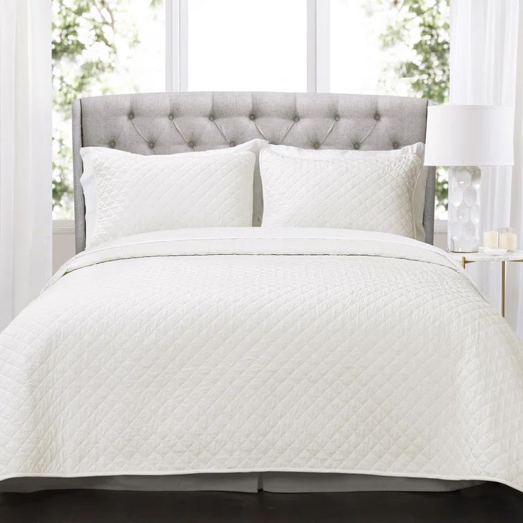 Pure White Cotton California King Reversible Quilt Set