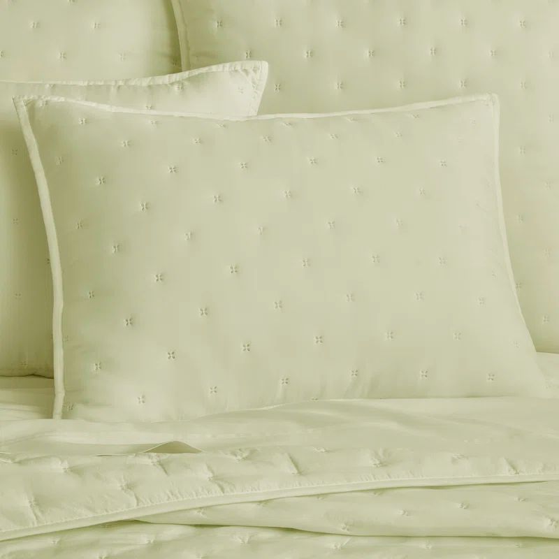 Light Pear Green Full Quilt Set with Pinsonic Quilting