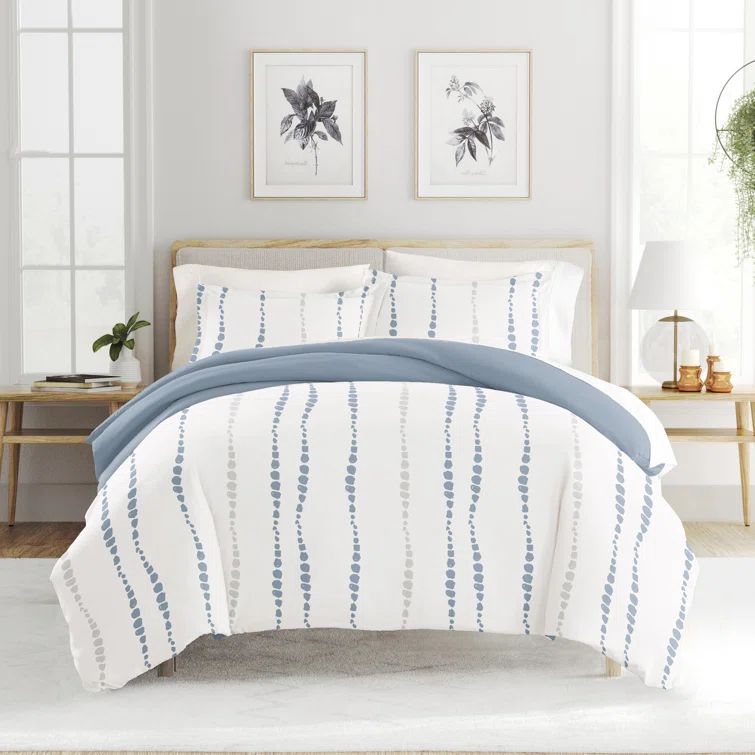 Blue and White Reversible Microfiber King Duvet Cover Set