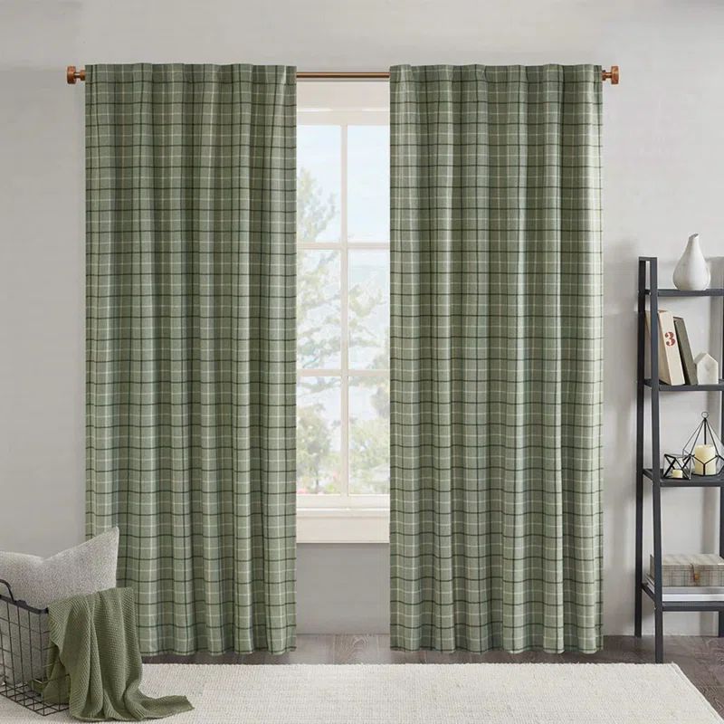 Green Plaid Light-Filtering Polyester Curtain Panel