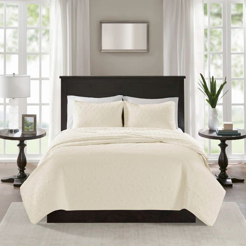 Cream Twin Reversible Microfiber Quilt Set