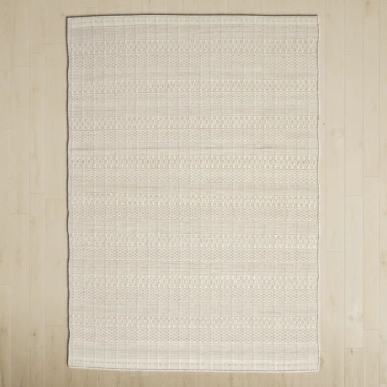 Handwoven Gray Geometric 8' x 10' Synthetic Area Rug