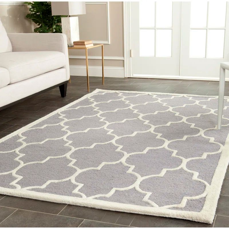 Elegant Silver and Ivory 4' x 6' Hand-Tufted Wool Area Rug
