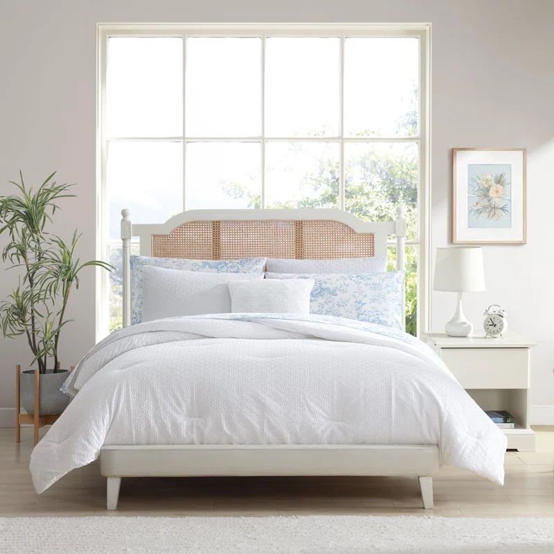 Margaret Twin White Microfiber Reversible Bed in a Bag Set