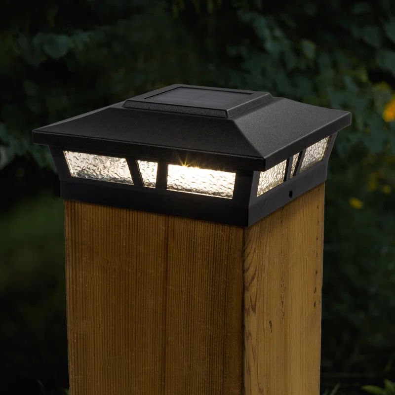 Black Aluminum Solar LED Post Cap with Decorative Glass Lens