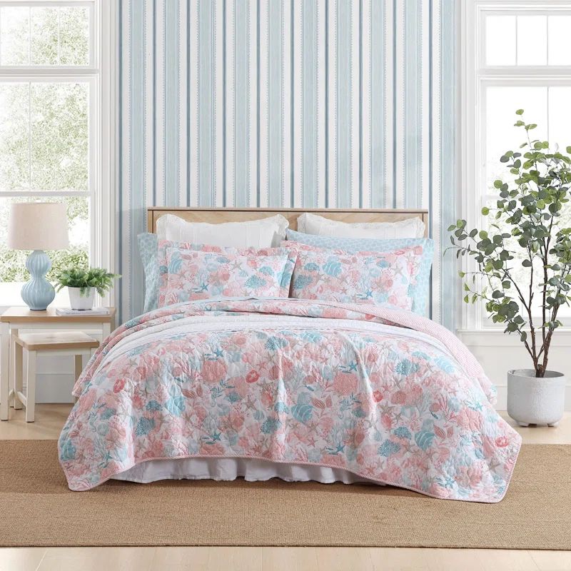 Full Cotton Reversible Quilt Set in White and Pink
