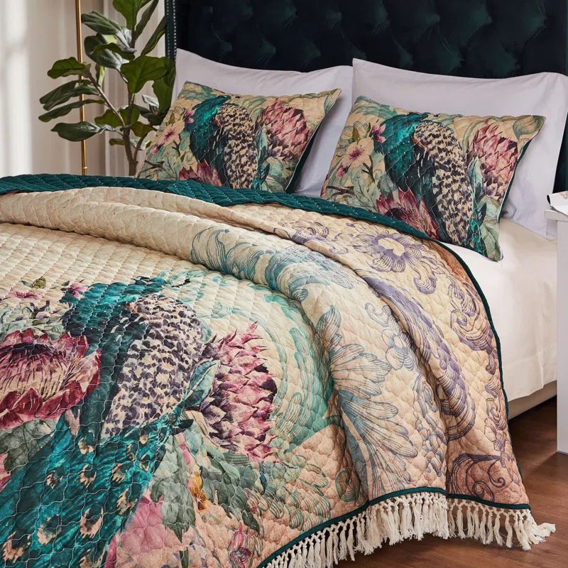 Full Black Microfiber Reversible Quilt Set with Graphic Detail