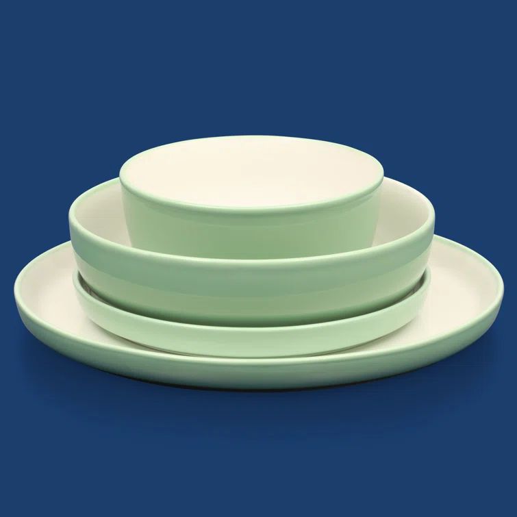 Green and White Porcelain 16-Piece Dinnerware Set