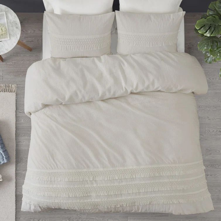 Amaya Ivory Full/Queen Cotton Seersucker Duvet Set with Tassel Trims