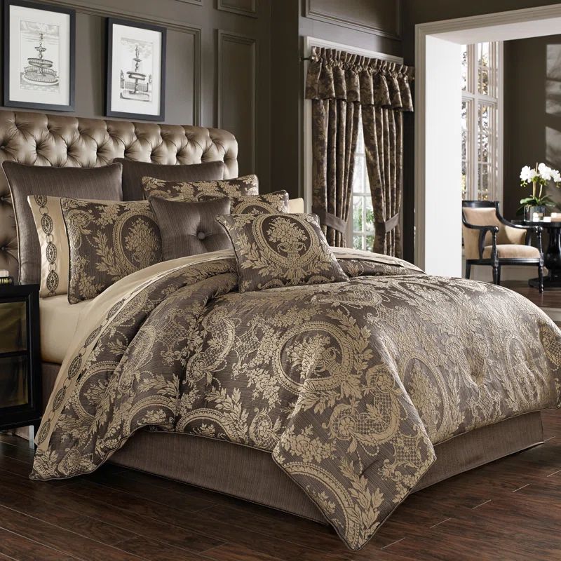 California King Mink Jacquard Comforter Set with Medallion Design