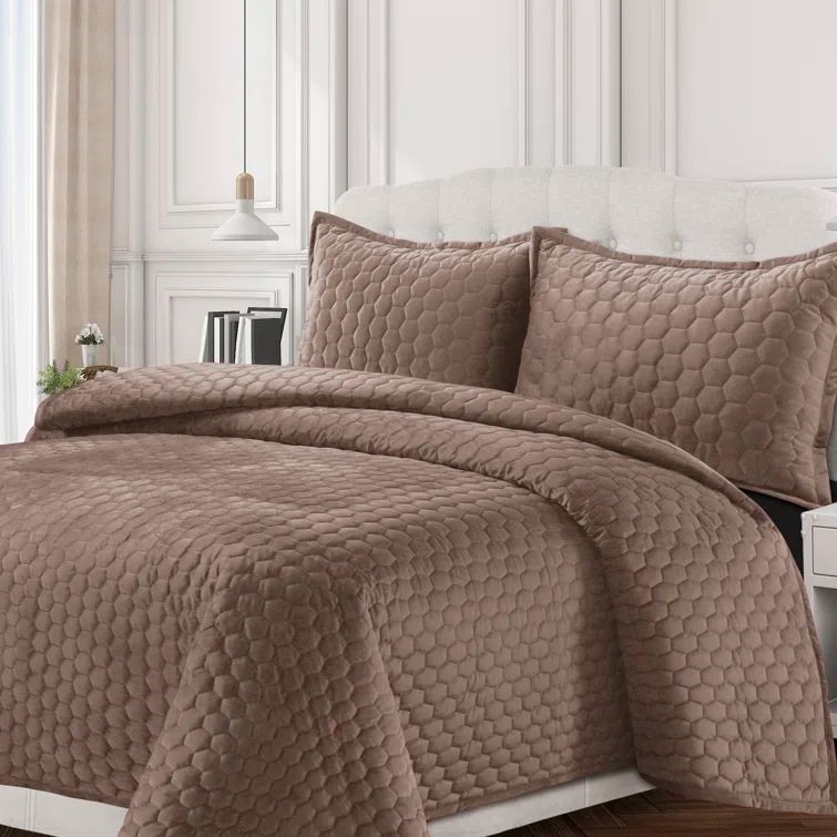 Taupe Full Velvet Honeycomb Quilt Set